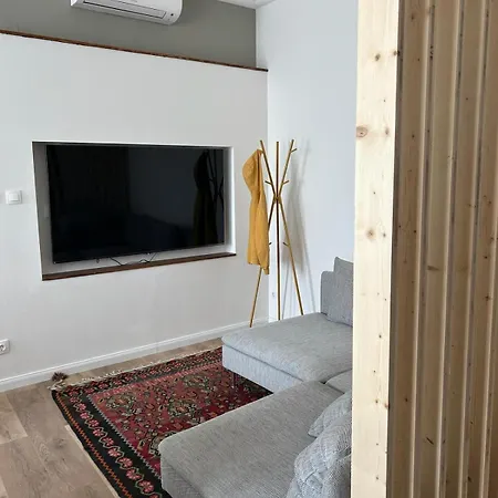 King 28 In The City Center Apartament *