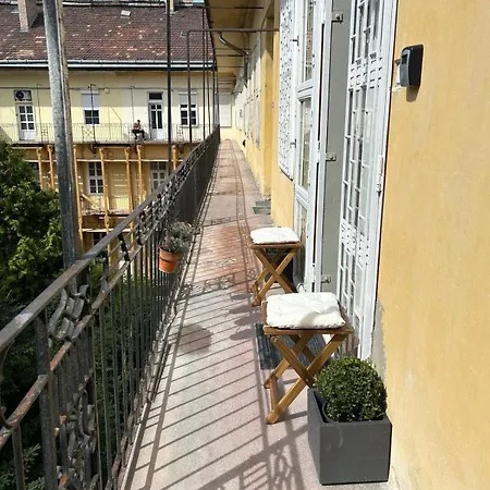 King 28 In The City Center * Budapesta